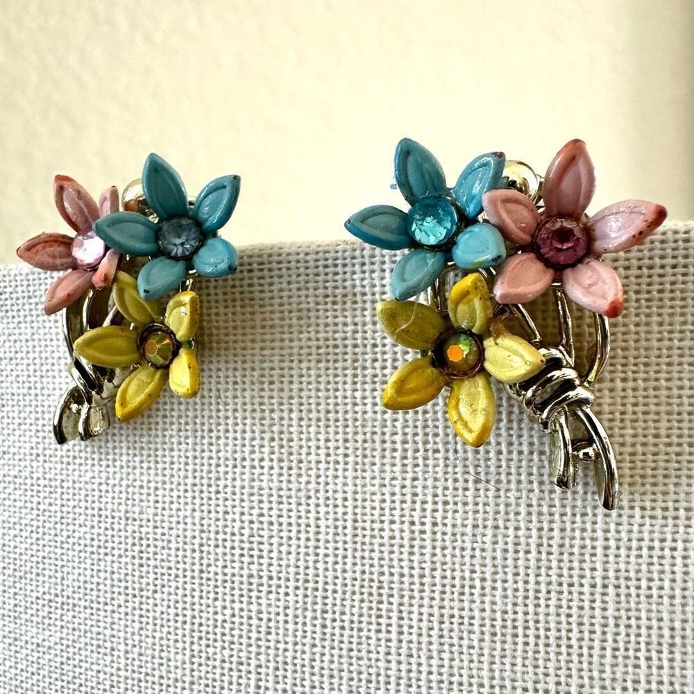 Colorful flower vintage clip on earrings